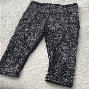 lululemon capris size 6 or 8